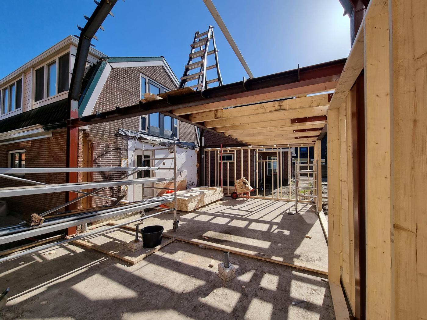 Holzrahmenbau und Stahlkonstruktion - Innenbereich