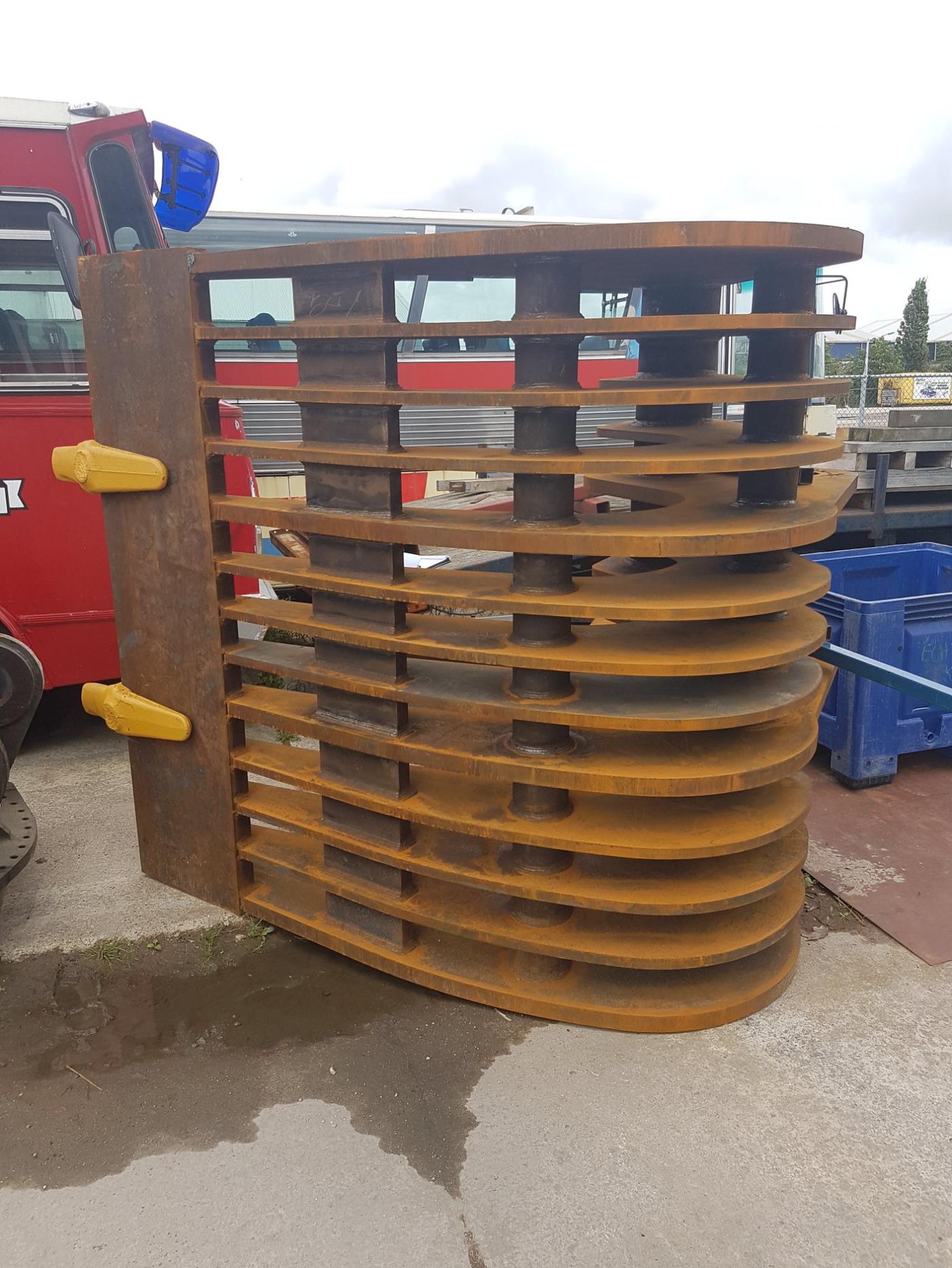 Cucharón de escombros 2m³ - Vista general