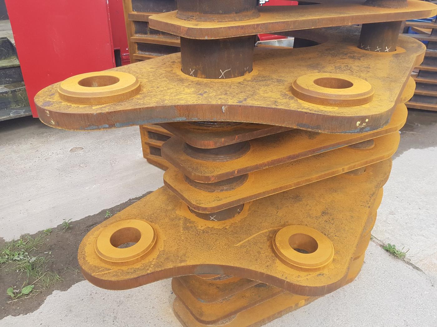 Cucharón de escombros 2m³ - Detalle puntos de acoplamiento