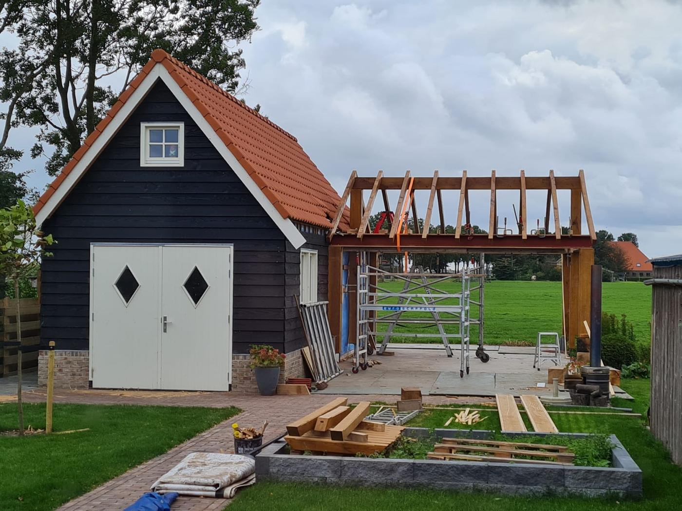 Vista exterior terraza con dependencia